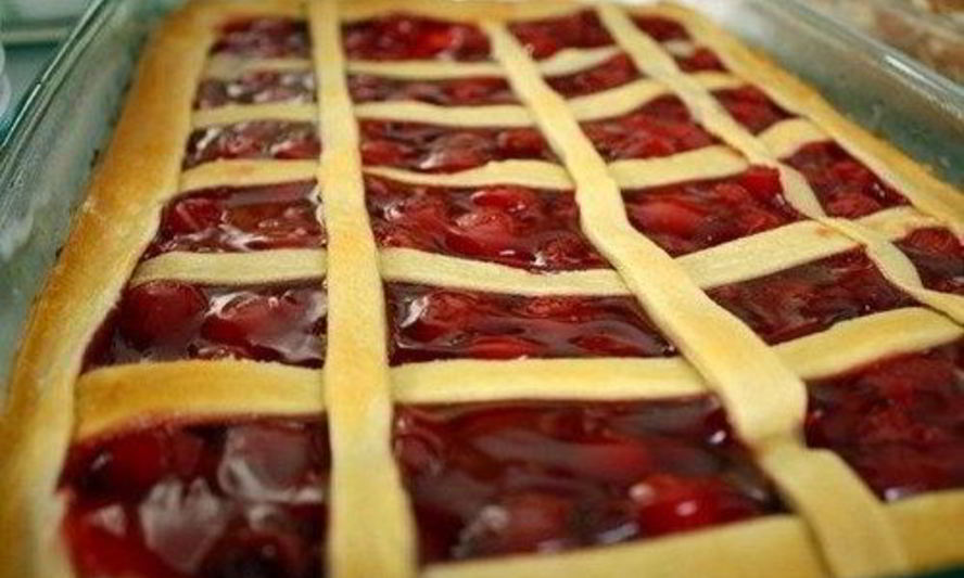 Рецепт чизкейка из слоеного теста с вишневым джемом