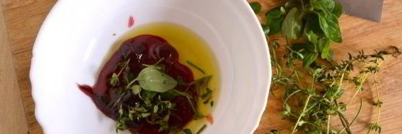 свинина, запеченная с вишневым джемом и вином