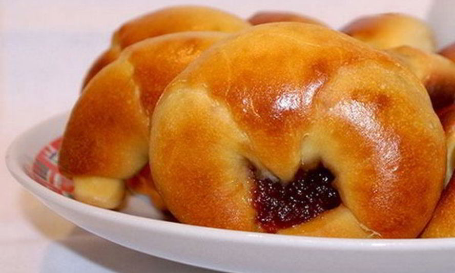 Рецепт творожных калачиков с джемом