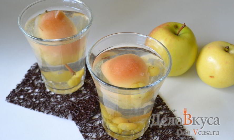 Рецепт компота из яблок и винограда