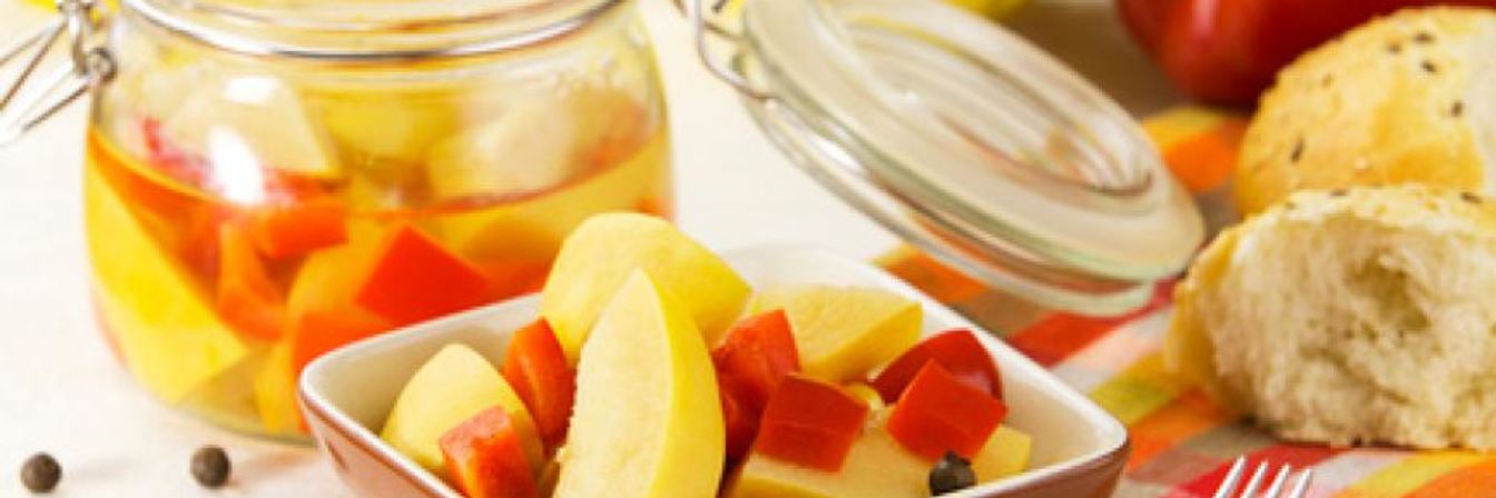 Айва, маринованная с болгарским перцем