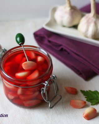 Чеснок, маринованный со свекольным соком