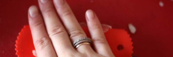 чеснок, маринованный со свекольным соком