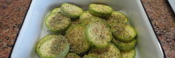 кабачки в кляре с маринованной свеклой