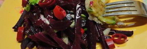 кабачки в кляре с маринованной свеклой