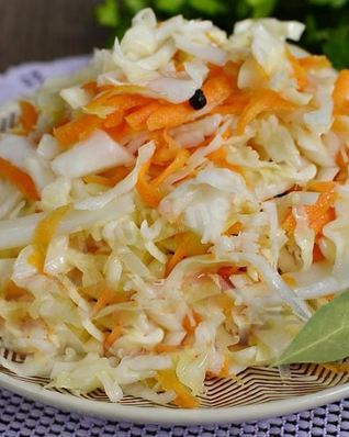 Маринованная капуста горячим рассолом