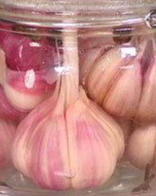 Маринованный чеснок