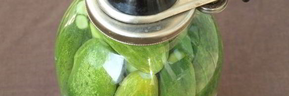 огурцы, маринованные с капустой