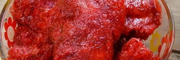 перетертая клубника с сахаром, замороженная на зиму