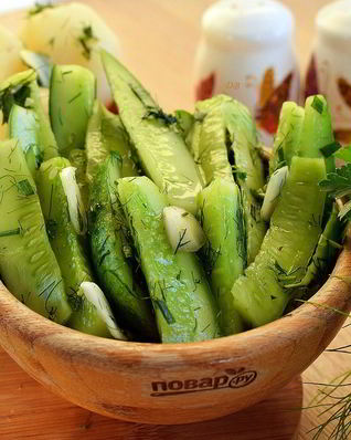 Быстрые огурцы малосольные в пакете