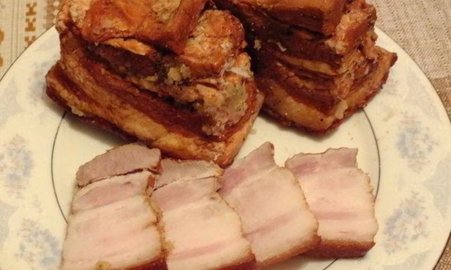 Рецепт домашнего сала с чесноком в луковой шелухе