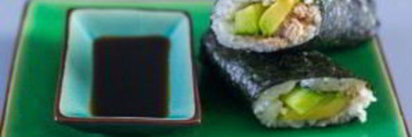 консервированный тунец с рисом и авокадо