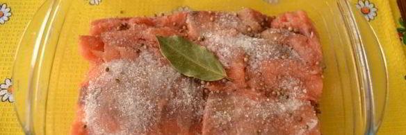 малосольный лосось с кориандром сухого посола