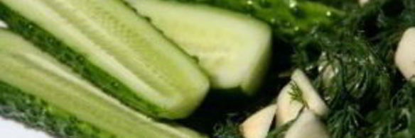 малосольные огурцы на минеральной воде