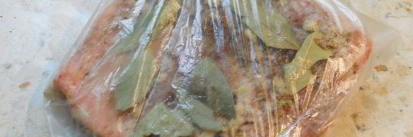 сало соленое с чесноком и специями в пакете