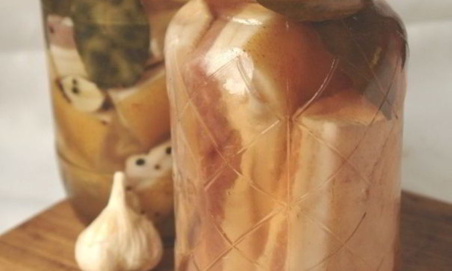 Рецепт сала в рассоле с чесноком