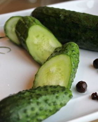Вкусные малосольные огурцы