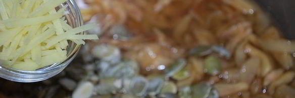 грушевое варенье с тыквенными семечками и имбирем