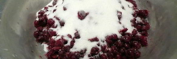 густое вишневое варенье