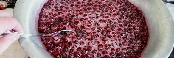густое вишневое варенье