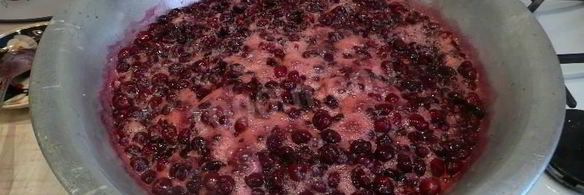 густое вишневое варенье