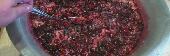 густое вишневое варенье