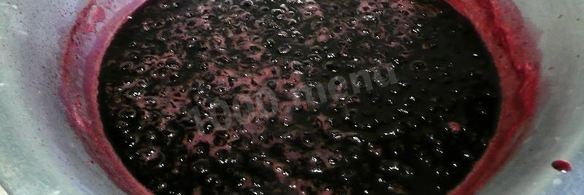 густое вишневое варенье