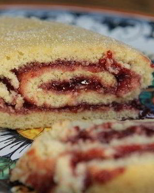 Рулет с вареньем простой