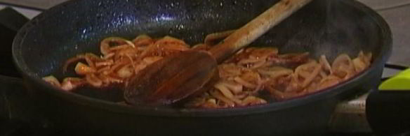 тосты с вареньем и паштетом из куриной печенки