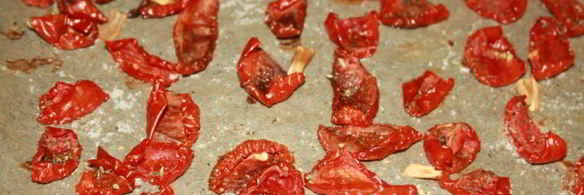 вяленые помидоры в оливковом масле с чесноком и травами