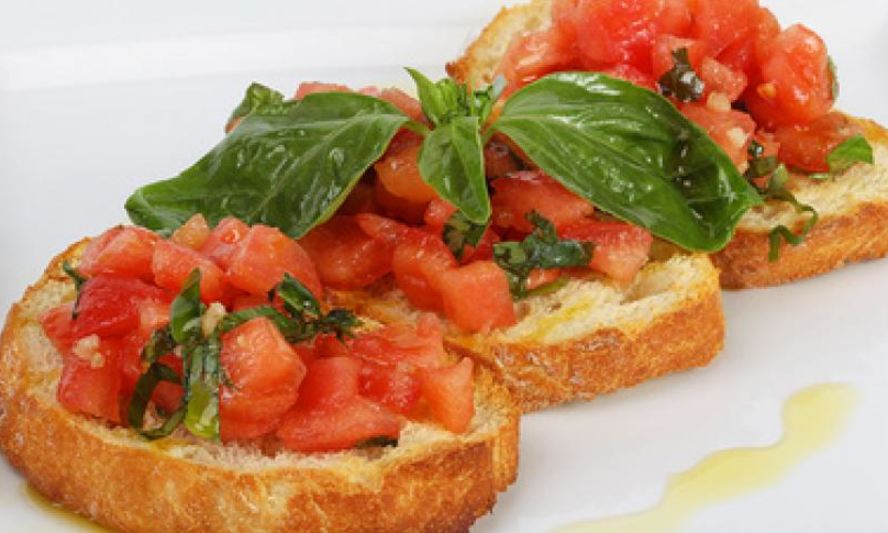 Рецепт брускетты с помидорами и базиликом