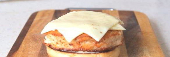 бургер с ананасом и медовой горчицей