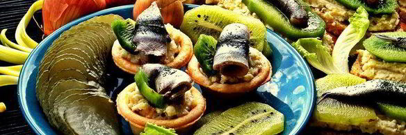 бутерброд килька, картошка, киви