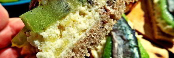 бутерброд килька, картошка, киви