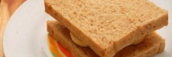 бутерброд с арахисовым маслом