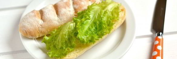 бутерброд с сыром и помидором