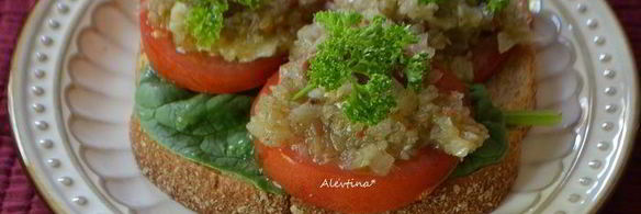 бутерброд с томатами и анчоусной заправкой