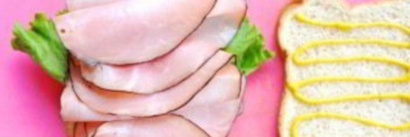 бутерброд с ветчиной и помидорами