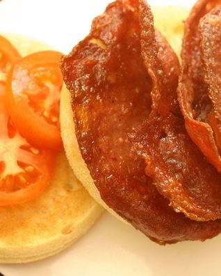 Бутерброд с жареной колбасой