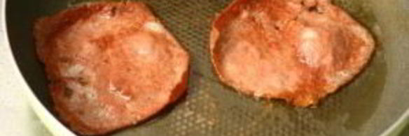 бутерброд с жареной колбасой