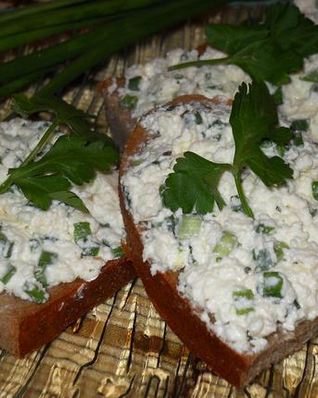 Бутербродная масса с сыром и зеленью