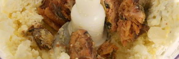 бутербродная намазка из рыбных консервов, яиц и плавленного сыра