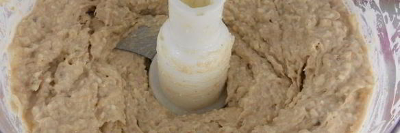 бутербродная намазка из рыбных консервов, яиц и плавленного сыра