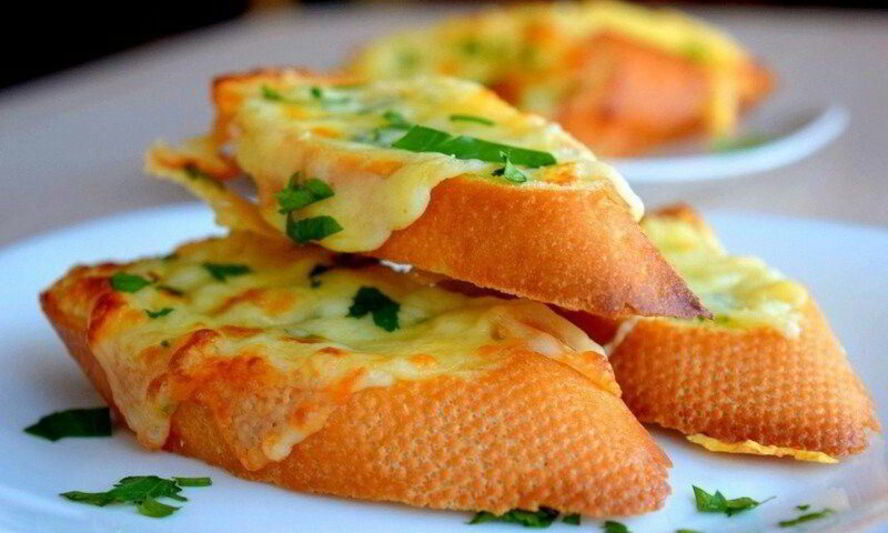 Рецепт бутербродов с чесноком и сыром