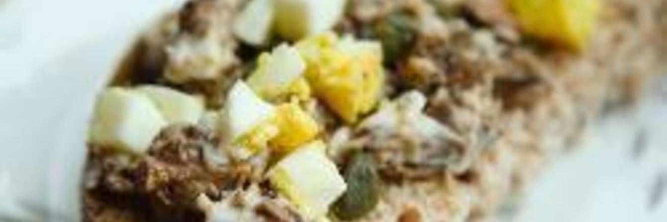 Бутерброды с печенью и яйцом