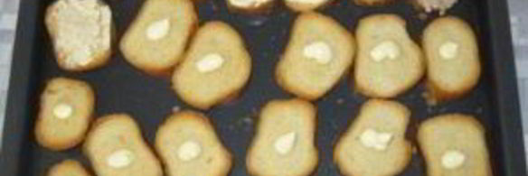 бутерброды с сайрой и яйцом