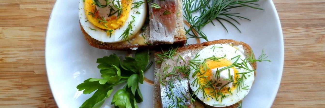 Бутерброды с селедкой