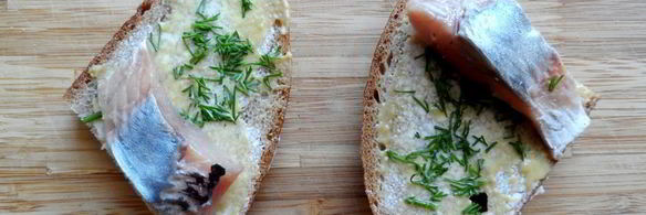 бутерброды с селедкой