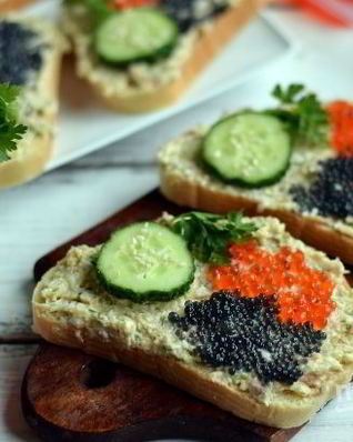 Бутерброды с тунцом и икрой