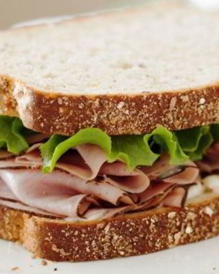 Бутерброды с ветчиной и овощами